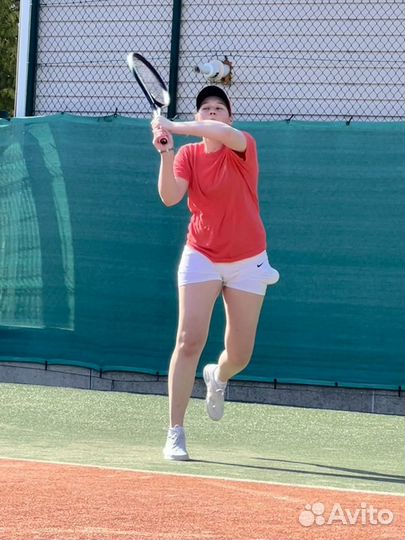 Тренер по большому теннису