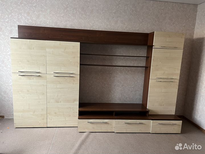 Стенка в гостиную