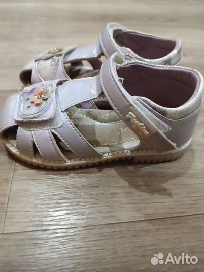 Сандалии для девочки