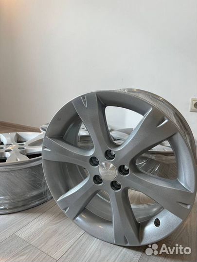 Диски литые R17 5x100 7J вылет 55