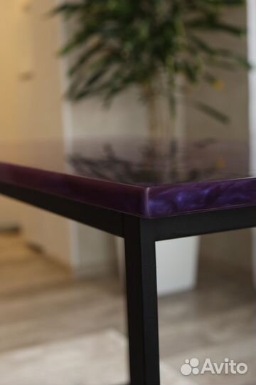 Стол из эпоксидной смолы