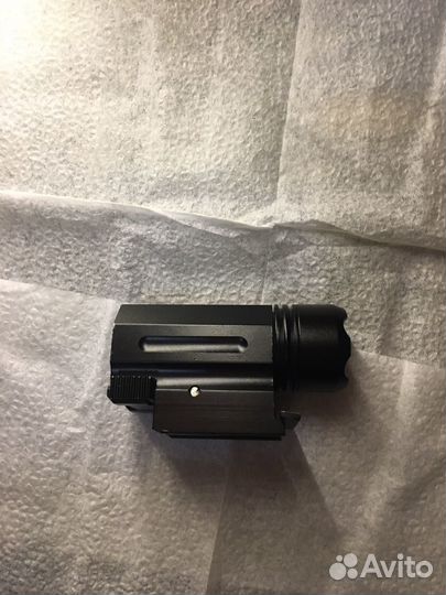 Фонарь тактический с креплением на вивер