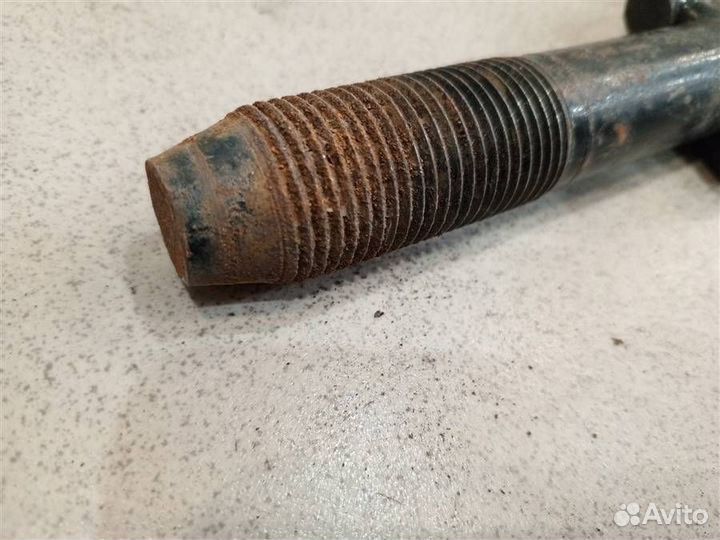 Крюк буксировочный Toyota Camry