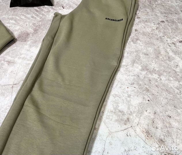 Спортивные костюмы Balenciaga