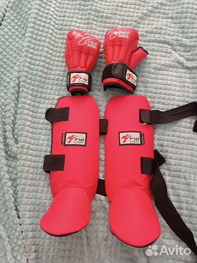 Щитки и перчатки