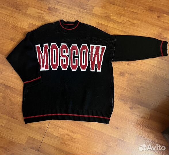 Свитер и женские вещи