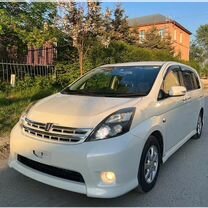 Toyota Isis 1.8 CVT, 2012, 71 000 км, с пробегом, цена 1 315 000 руб.