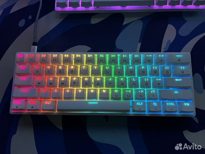 Механическая клавиатура GK 61 yellow switches