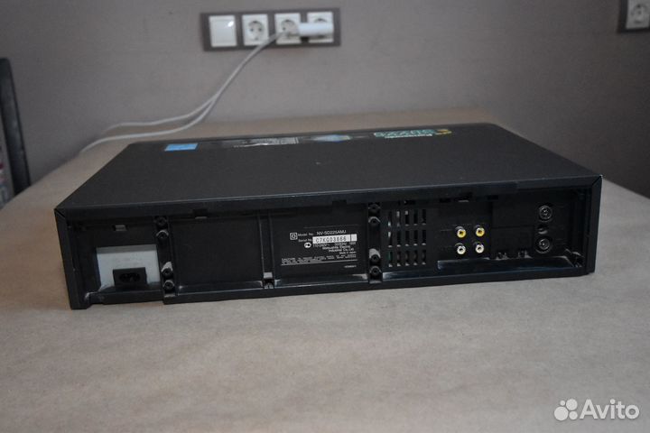 Видеомагнитофон Panasonic NV-SD225