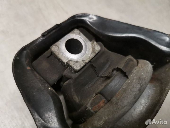 Опора двигателя правая Nissan Note E11 1.6 HR16DE