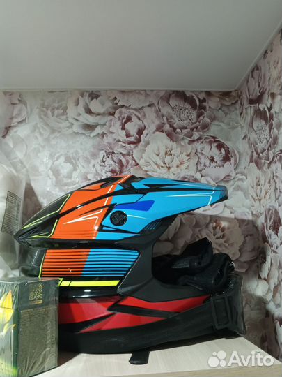 Кроссовый шлем