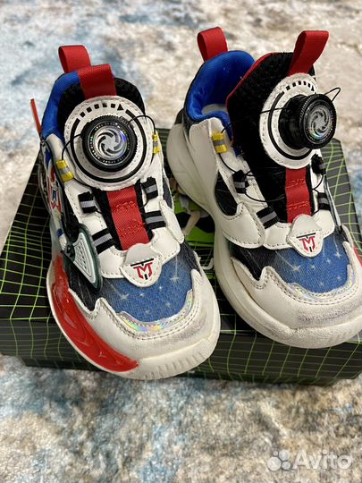 Кроссовки для мальчика 30 р