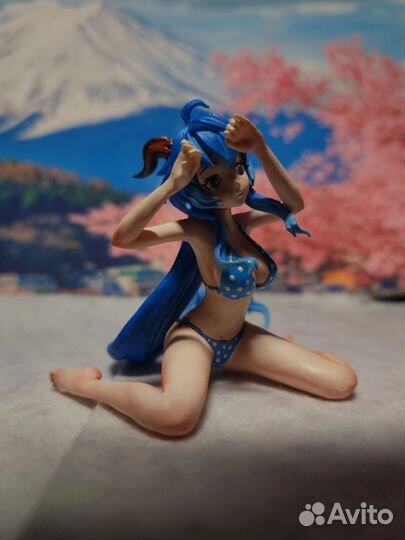 Фигурка Гань Юй в синем купальнике