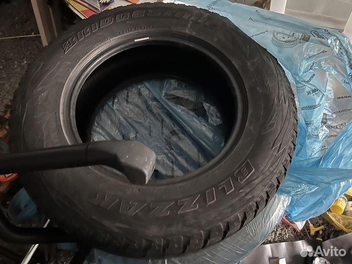 Bridgestone Blizzak Ice 265/65 R17
