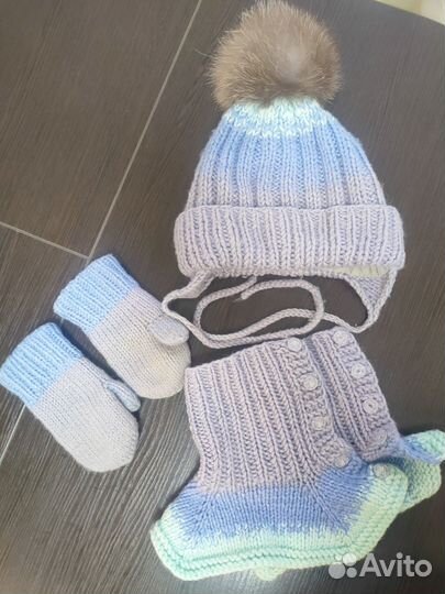 Комплект зимний шапка, манишка, варежки