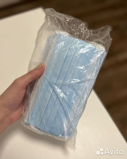 650 одноразовых медицинских масок