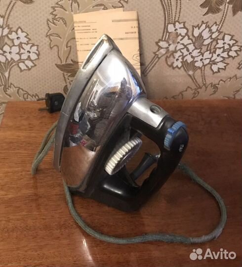 Утюг советский с подставкой