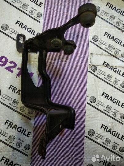 Кронштейн блока ABS Skoda Octavia Tour A4 1.8T AGU