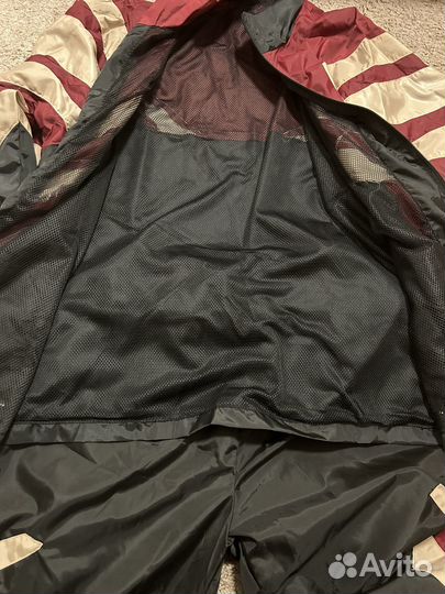 Мужской спортивный костюм в стиле 90х