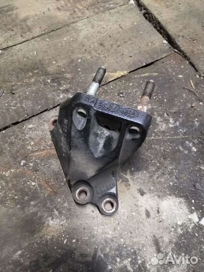 Кронштейн опоры двигателя правый солярис рио
