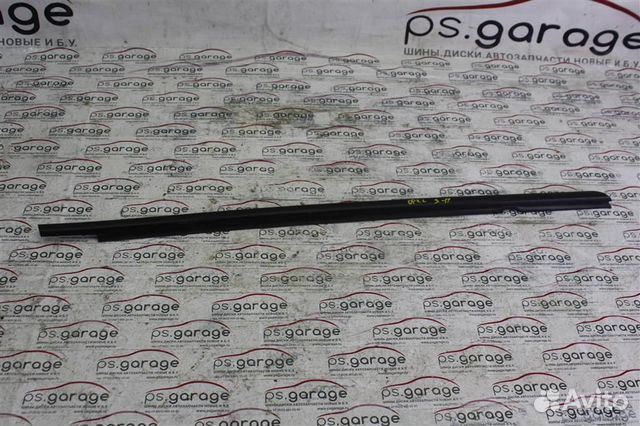 Молдинг стекла задней правой двери Opel Astra H