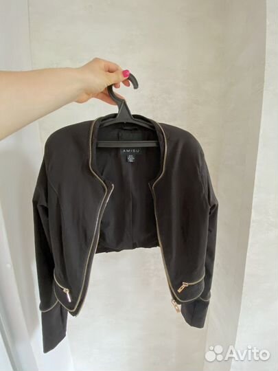 Укороченный жакет