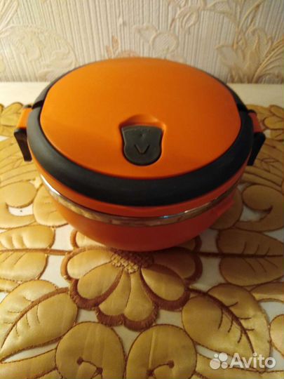 Контейнеры, стакан, сковорода,корзинка, горшочки