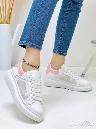Кроссовки женские