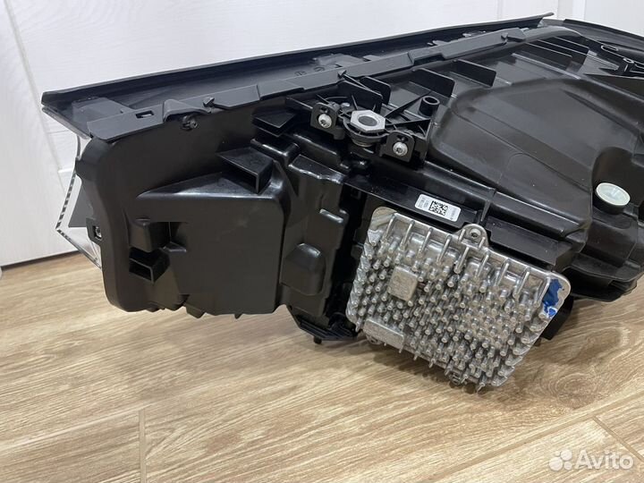 Правая фара BMW G30 G31 LED