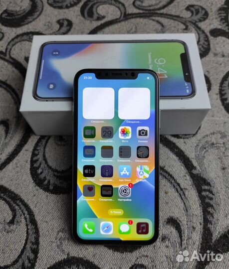 iPhone X, 64 ГБ