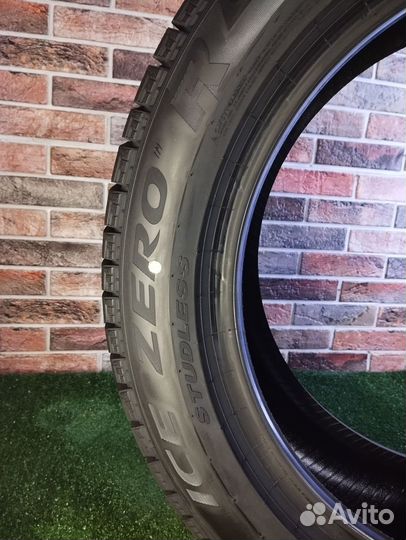 Pirelli Ice Zero FR 215/65 R17 103T