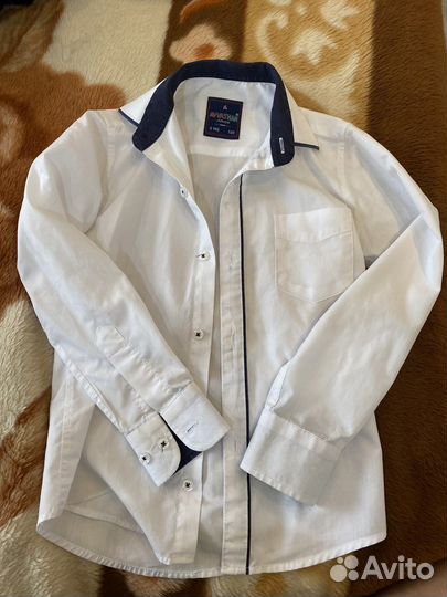 Рубашки на мальчика для школы в отличном состоянии