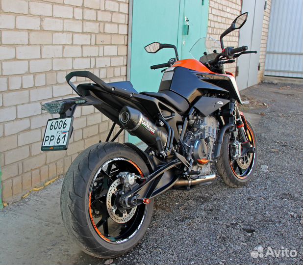 KTM Duke 890
