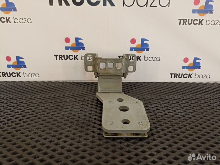 85626906018 Петля двери правой нижняя Man L2000