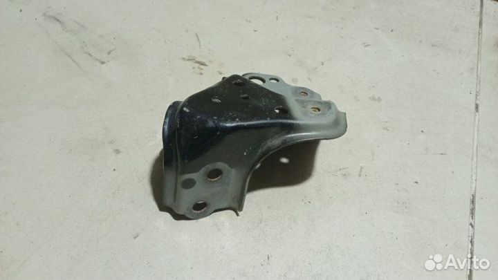 Кронштейн крыла передний левый Toyota Rav4 CA40