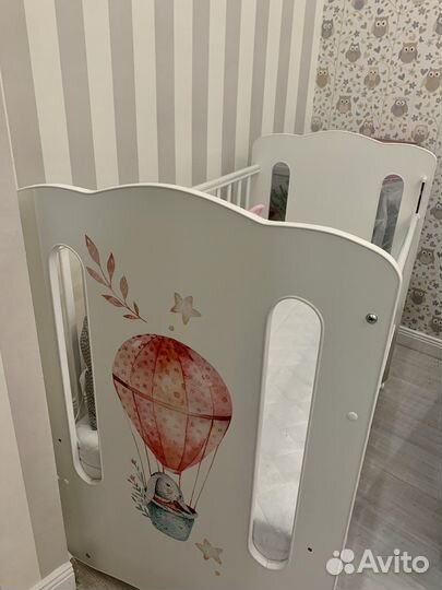 Кроватка, комод, матрас и бортики