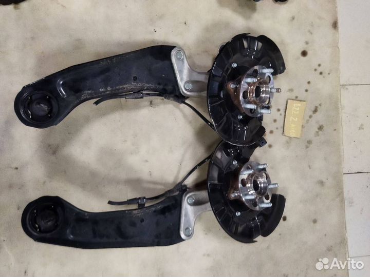 Задний кулак Kia Niro 2020