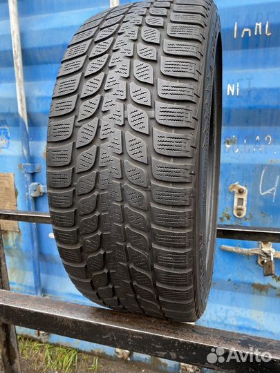 Bridgestone Blizzak LM-25 205/45 R17