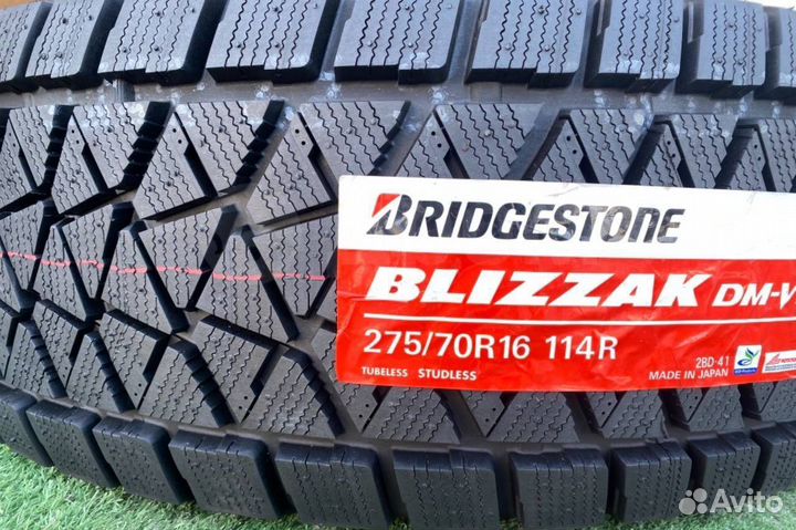 Bridgestone Blizzak DM-V2 275/45 R20 110T