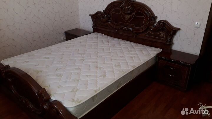 Спальный гарнитур (новый, орех, Калининград)