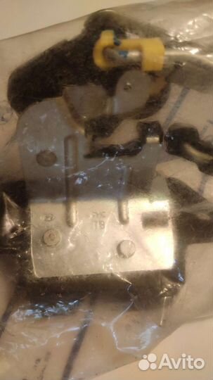 Замок багажника hyundai Getz 2003