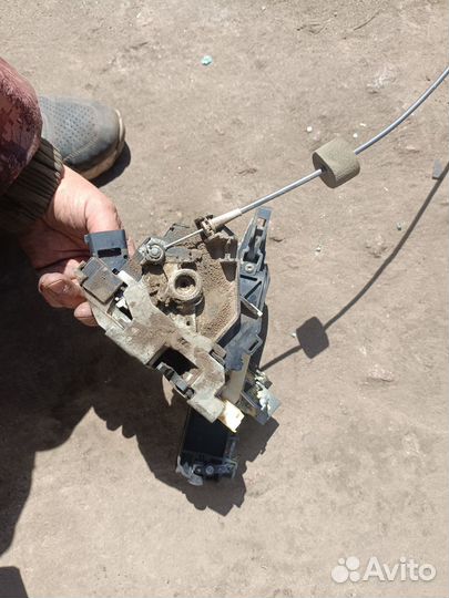 Замок задней правой двери Ford Mondeo 3