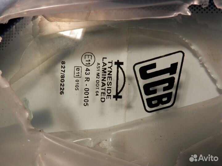 Стекло крыши погрузчика jсb