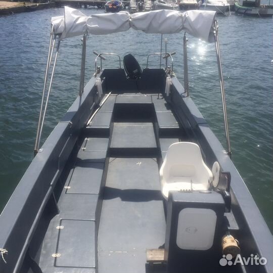 Продам моторную лодку