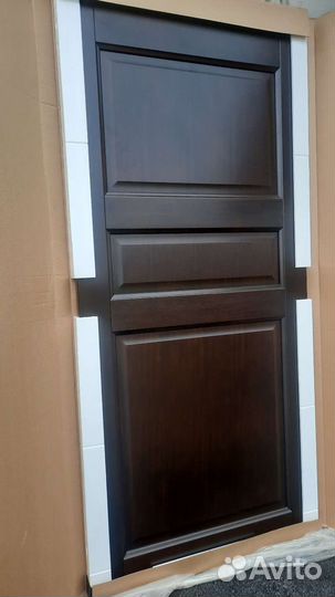 Двери межкомнатные из массива с коробкой