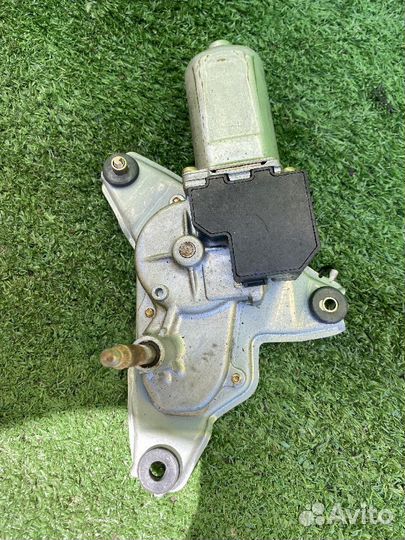 Моторчик заднего стеклоочистителя (дворника) Toyot