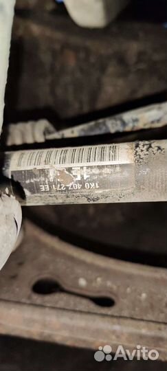 Привод передний левый 1K0407271EE