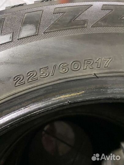 Bridgestone Blizzak Spike-01 225/60 R17 200M