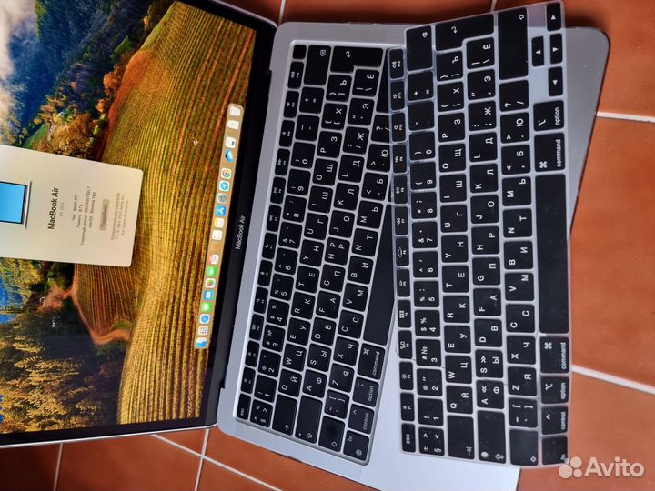 Apple MacBook Air 13 2020 M1 8gb на гарантии