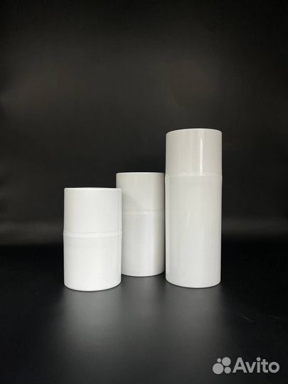 Флакон 30 мл. с вакуумным дозатором белый